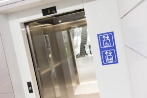 Elevator for mothers and children and physically disabled people in wheelchairs.