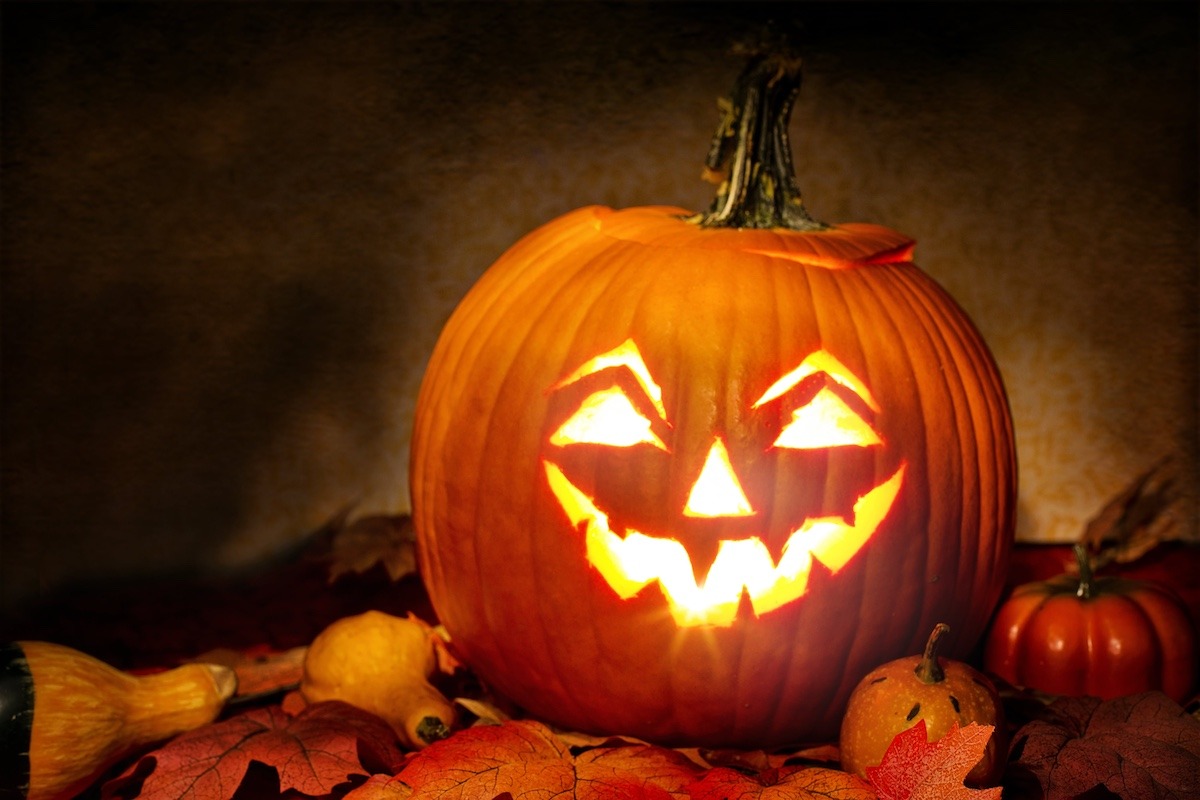 Spooky Season in Massachusetts: Halloween Fun, Facts & Frights